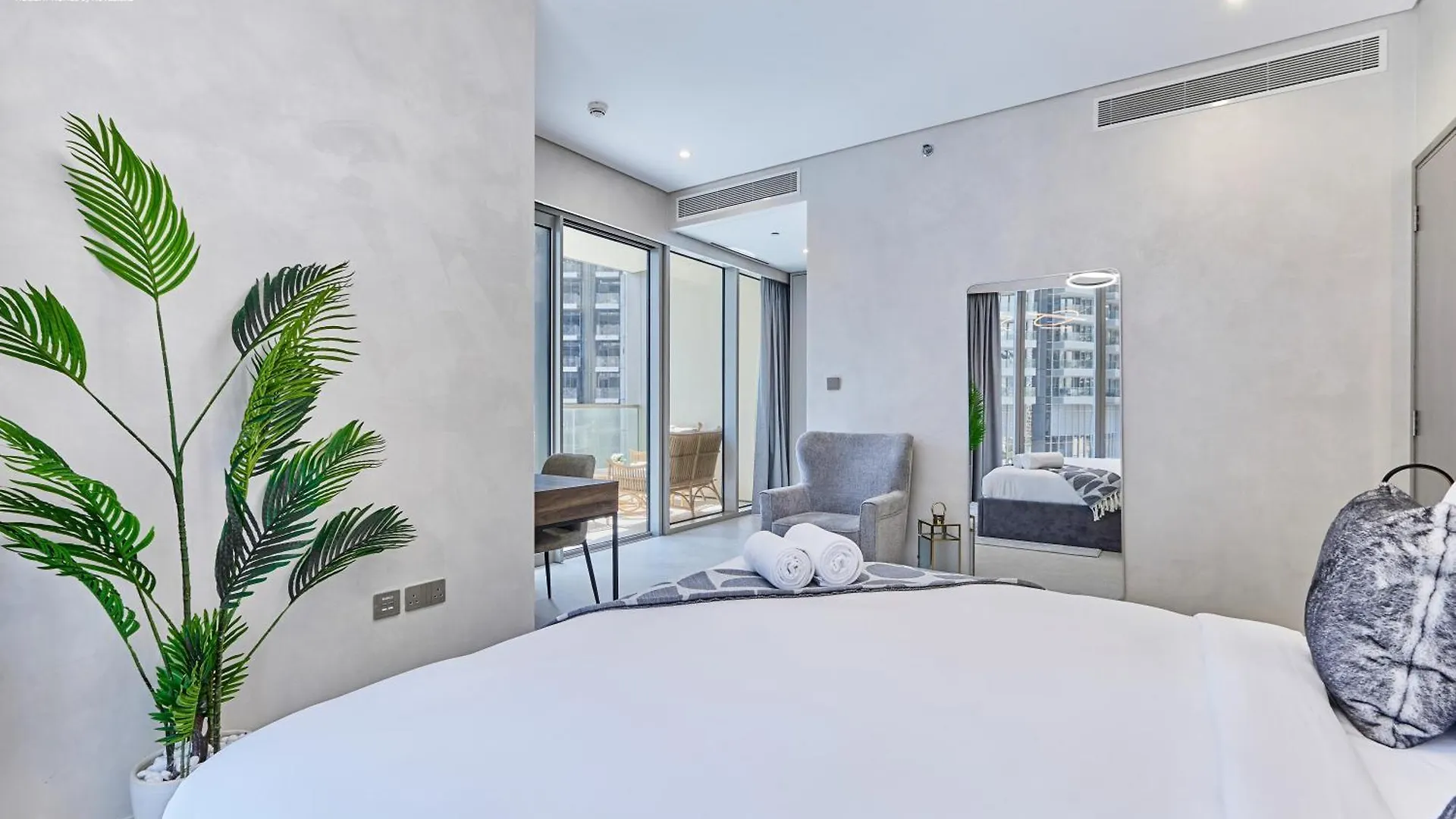 Bnbmehomes - Grande Signature Residences Dubai United Arab Emirates